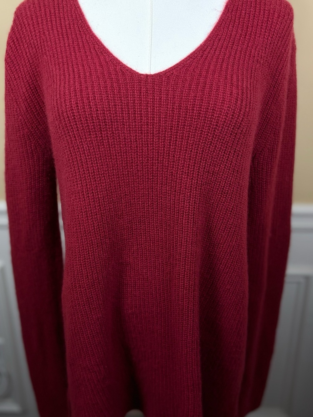 ❤️ VINCE 100% Cashmere Ribbed V-Neck Sweater S Deep Cranberry Red